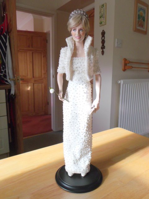 franklin mint diana princess of wales porcelain portrait doll